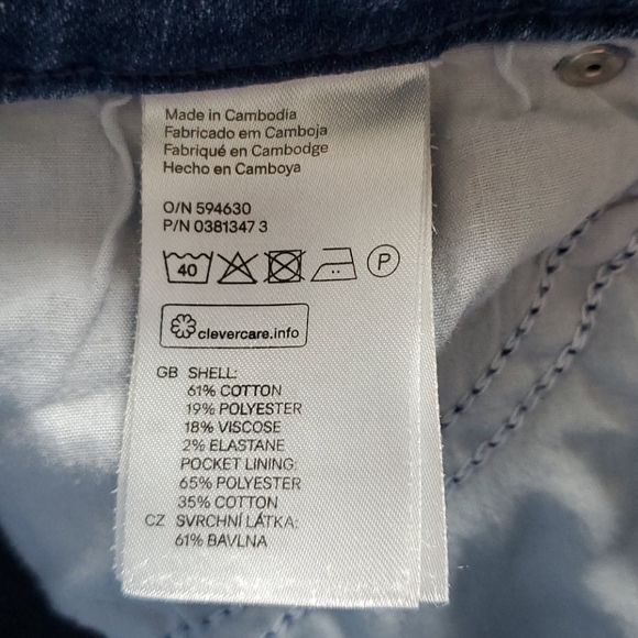 (A) H&M denim shorts size 4. - Picture 4 of 4